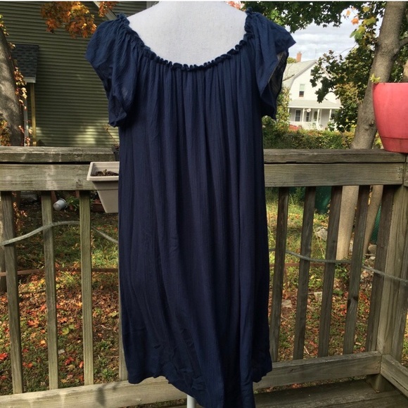 🌈Bundle any 3 items under $10 & I will offer for $10 Blue boho dress Davi & Dani - Picture 4 of 4